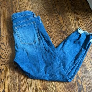 Loft ripped hem skinny jeans like new 12/31 Euc